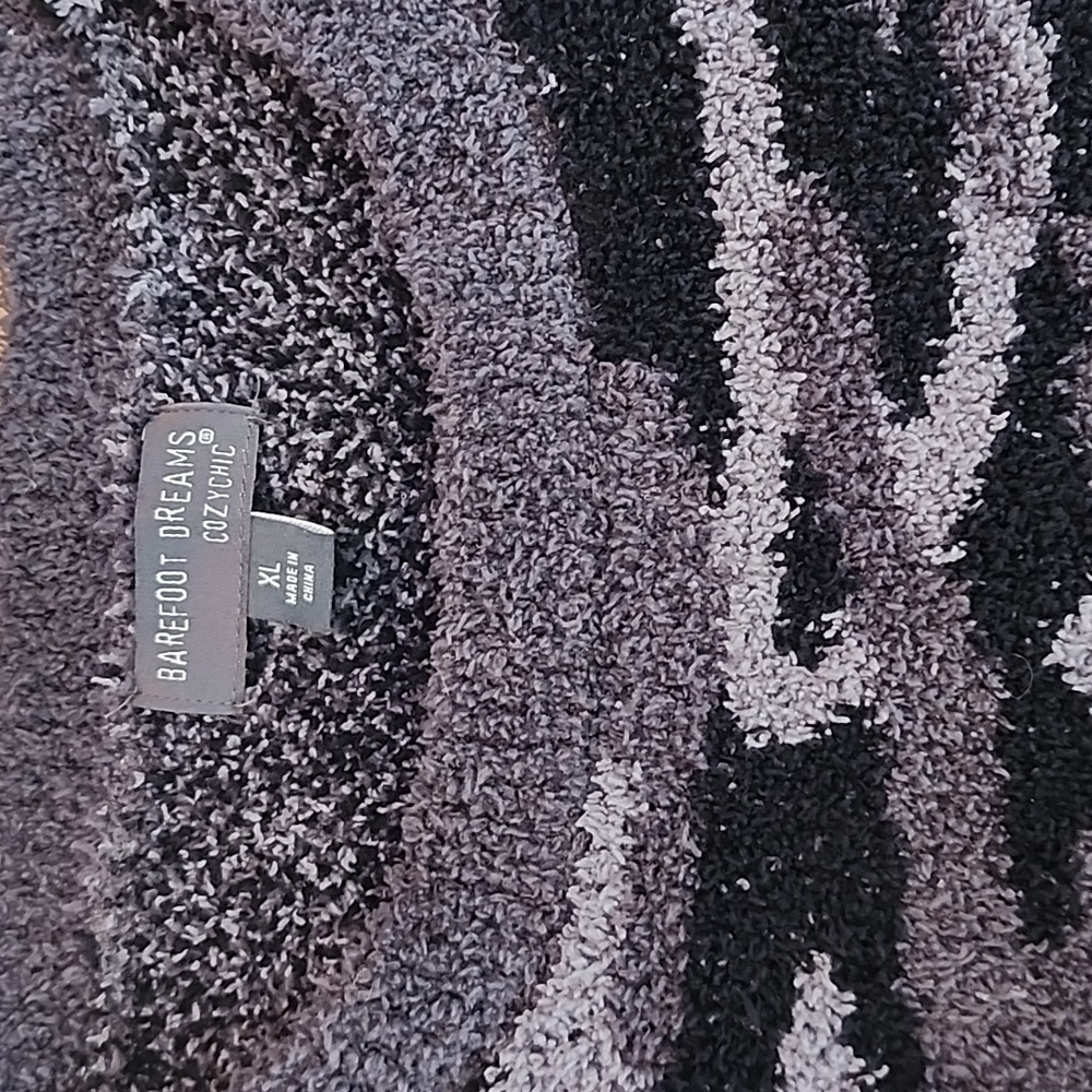 Womens Barefoot Dreams Gray Camo Sweatshirt - Size XL - Picture 2 of 9